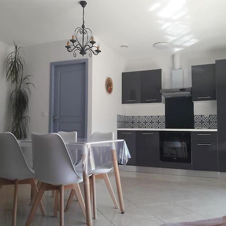 Maison Dans Une Propriete Avec Une Cour Corneilhan エクステリア 写真