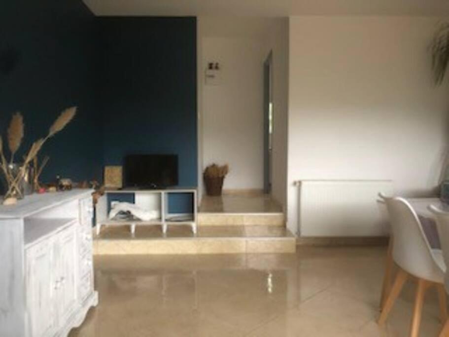 Maison Dans Une Propriete Avec Une Cour Corneilhan エクステリア 写真