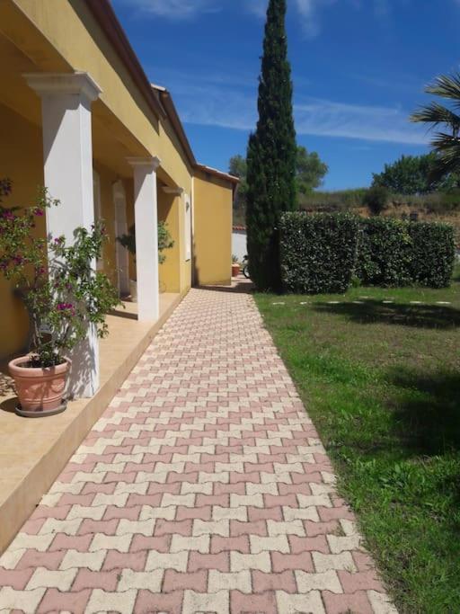 Maison Dans Une Propriete Avec Une Cour Corneilhan エクステリア 写真