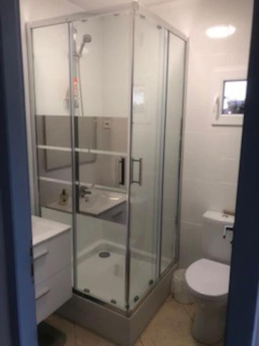 Maison Dans Une Propriete Avec Une Cour Corneilhan エクステリア 写真